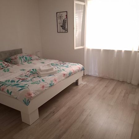 Apartment "None" Makarska Ngoại thất bức ảnh
